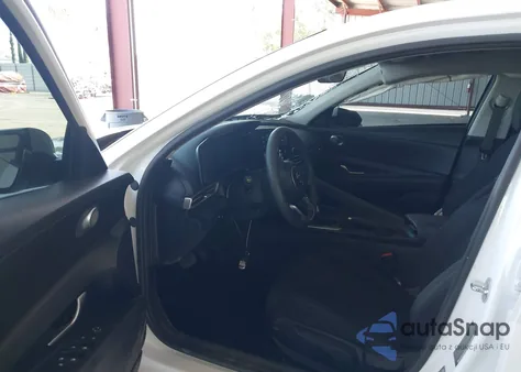 2021 Hyundai Elantra Sel z USA, uszkodzony, nr VIN 5NPLM4AG7MH038533